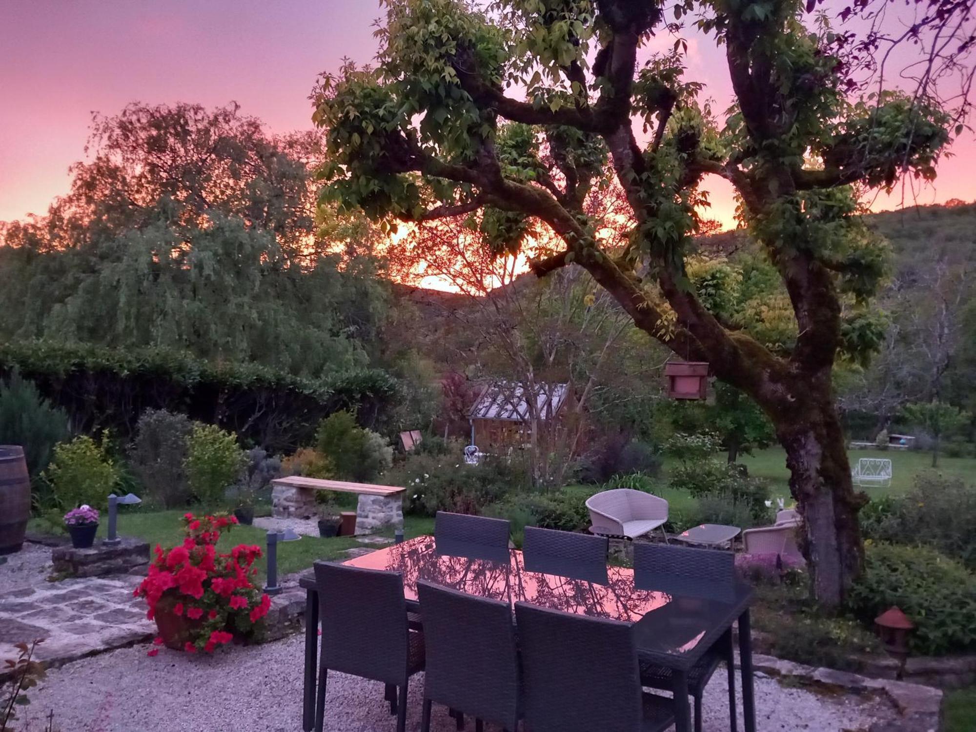 Les Trois Prunelles Saint-Pierre-Toirac Экстерьер фото